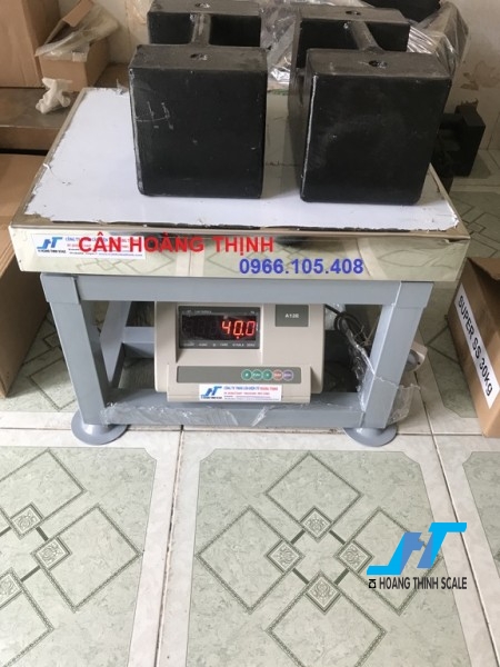 Cân bàn điên tử ghế ngồi A12E 300kg là mẫu cân công nghiệp thông dụng, cân trọng lượng các loại với khung bàn cân chắc chắn chịu lực tốt