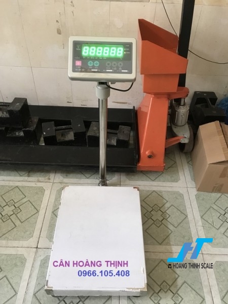 Cân bàn điện tử DI30200KG là mẫu cân thông dụng chuyên dùng cho cân trọng lượng, cân nông sản, cân hàng hóa các loại phục vụ cho mục đích đo lường sản phẩm