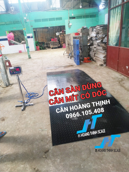 Cân sàn dùng cân mít có dốc với thiết kế phù hợp cho các vựa cân mít cân từ 500kg 1 tấn 2 tấn 3 tấn 5 tấn liên hệ Cân Hoàng Thịnh 0966.105.408