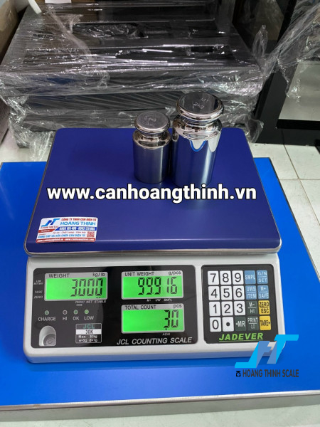 Cân điện tử đếm mẫu JCL 30kg là mẫu cân thông dụng chuyên dùng cho nhiều mục đích khác nhau như cân trọng lượng và đếm số lượng các mẫu vật