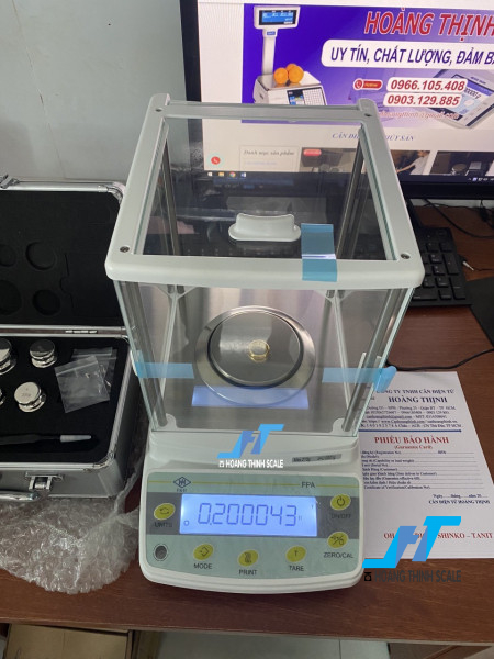 Cân phòng thí nghiệm FPA214 4 số lẻ mức cân 220g 0.0001g được Cân Hoàng Thịnh cung cấp phân phối trên toàn quốc, báo giá cân điện tử liên hệ 0966.105.408