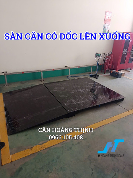 Sàn cân điện tử có đầu dốc lên xuống là loại cân sàn đươc thiết kế thêm phần dốc 1 đầu hoặc 2 đầu giúp thuận tiện để cân hàng hóa, cân pallet, xe đẩy lên mặt bàn cân dễ dàng